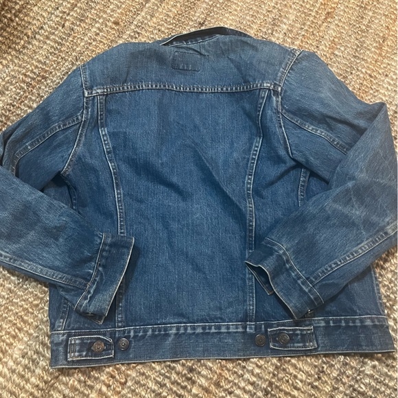 Vintage Levi’s jean jacket - Picture 2 of 4